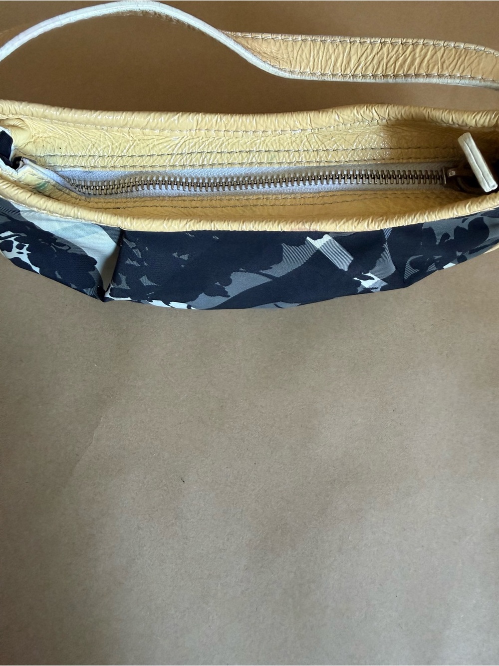 Burberry Baguette Bag - Picture 4 of 12